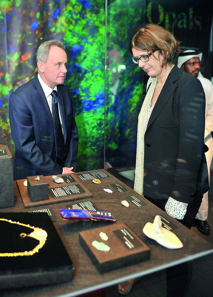 Brian Oldman (left), Diretor of South Australian Museum, at the Opals Exhibition at Australian Embassy.  Pic: Baher Amin / The Peninsula