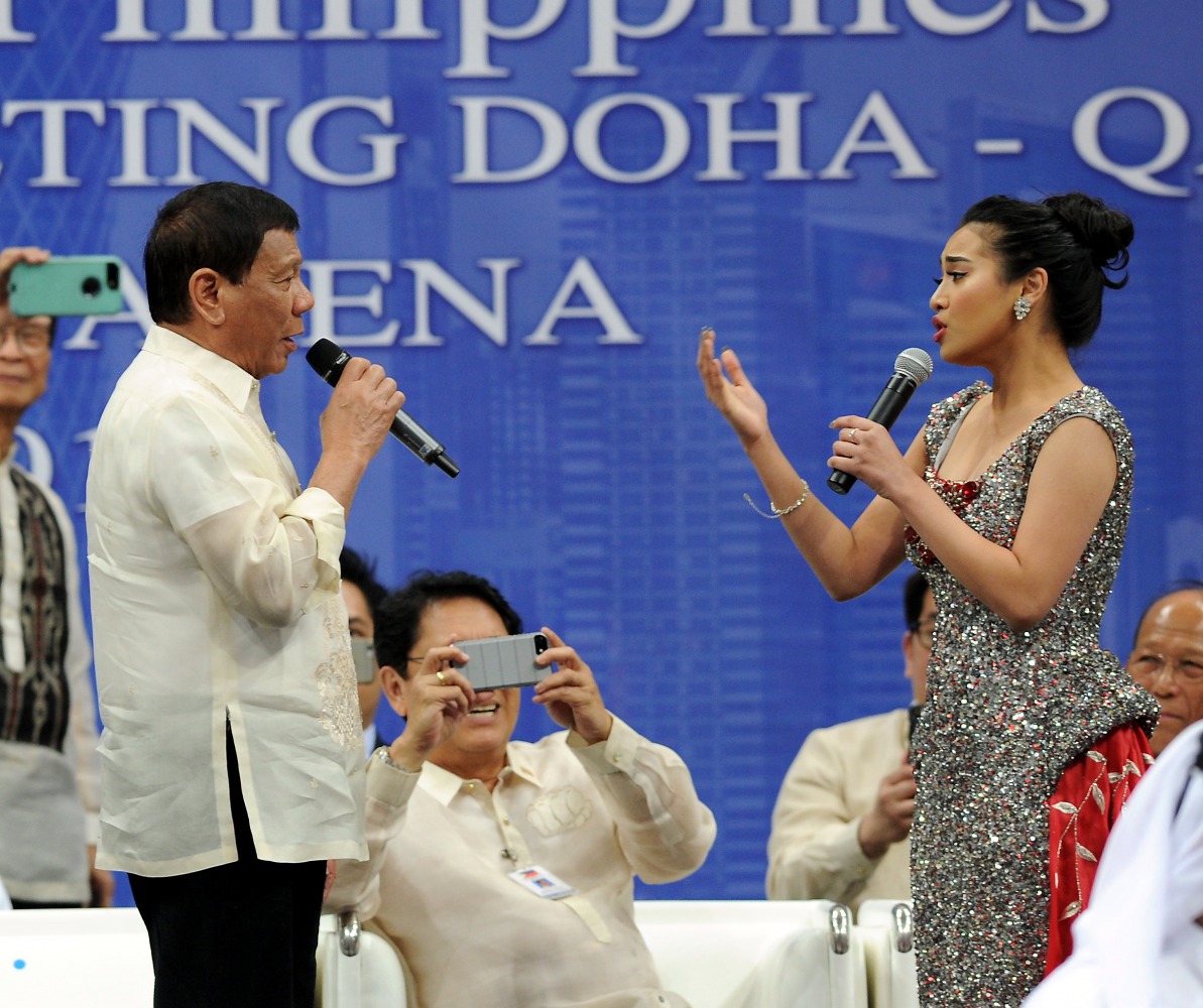 Philippine President Rodrigo R. Duterte with Doha-based singer Haina Uddin at Lusail Multipurpose Hall. Pic: Salim Matramkot