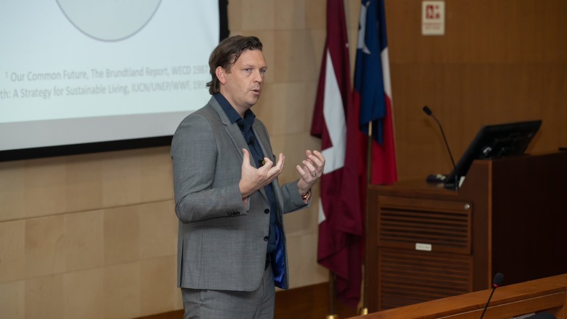 SC’s Orjan Lundberg, sustainability and environmental subject matter expert, at a community lecture last year.
